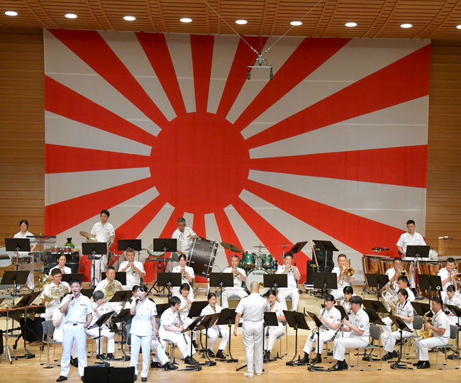 海上自衛隊 呉地方総監部 音楽隊♪ファミリーコンサート2025, Rising Sun Design 旭日旗,戦犯旗(전범기)