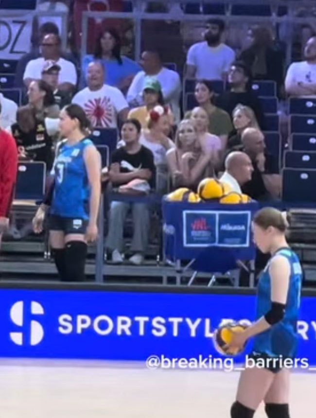 バレーボール･ネーションズリーグ（VNL）2025、女子ファイナルラウンド「女子3位決定戦 日本 vs ポーランド」の石川真佑 主将, Rising Sun Design 旭日旗,戦犯旗(전범기)